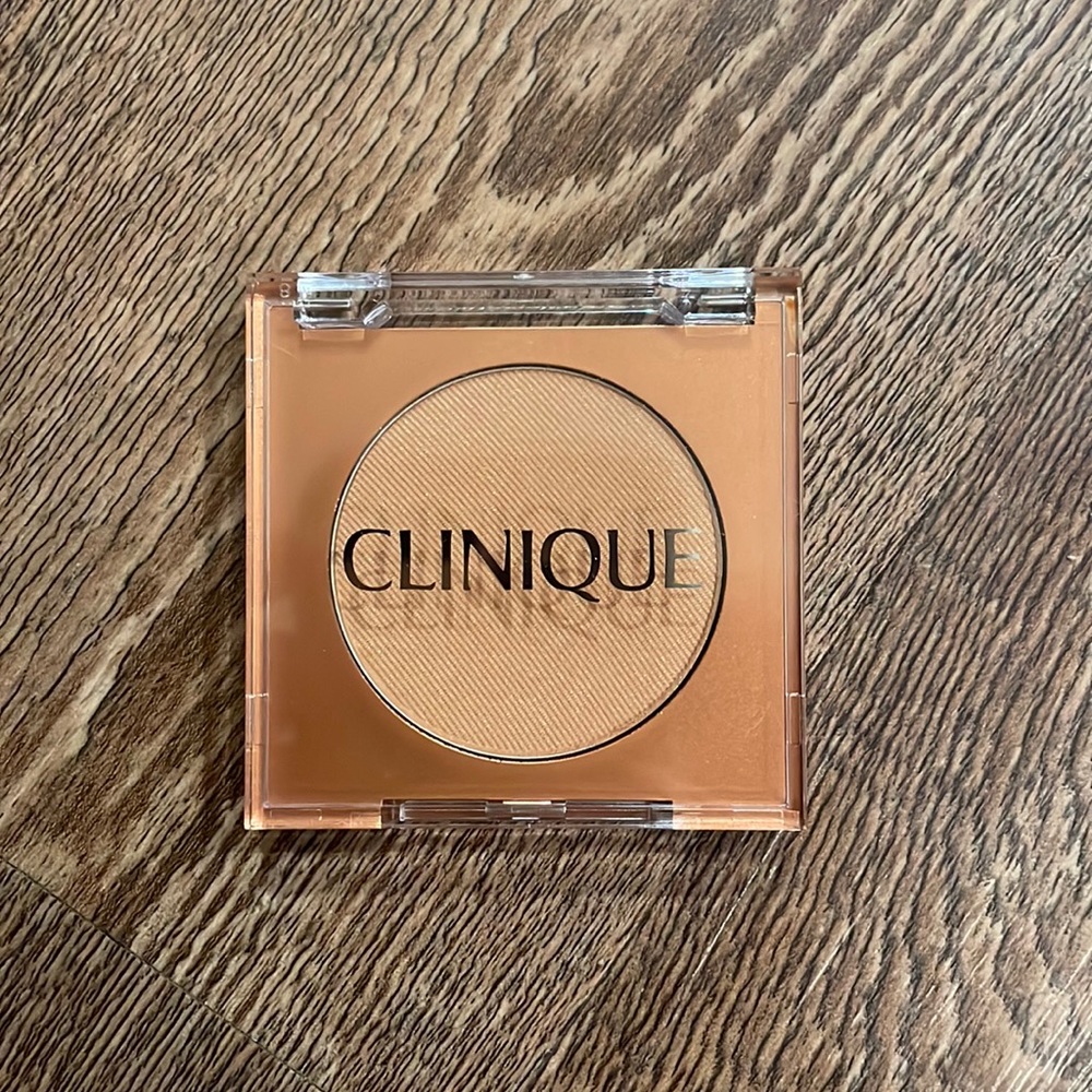 NWT Clinique Bronzer